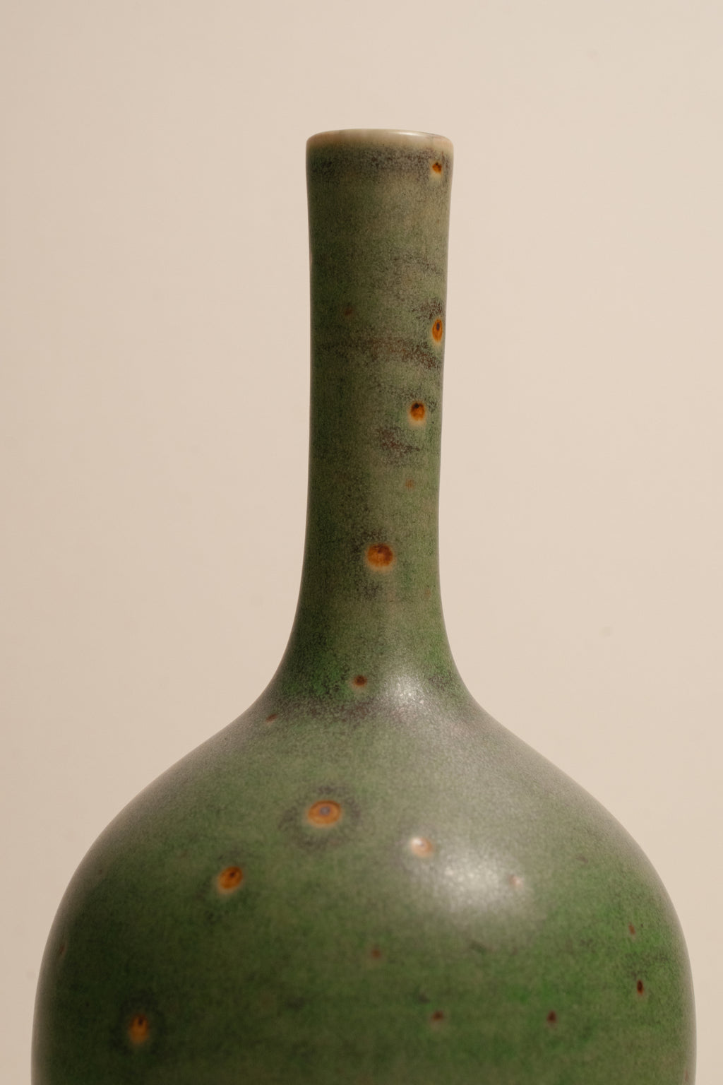 amphora | minimalist ceramic vase