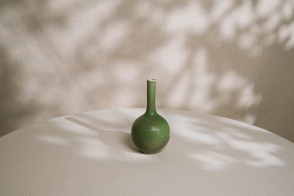 amphora | minimalist ceramic vase